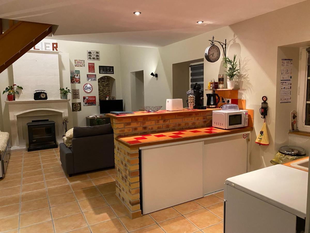 Gite " La Petite Maison" Livry  المظهر الخارجي الصورة